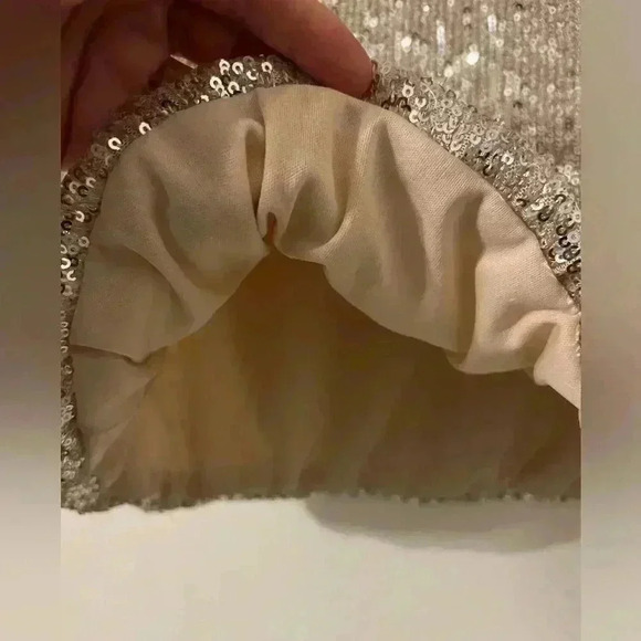 - Holiday sparkle shirt size M (K100) - Picture 2 of 11